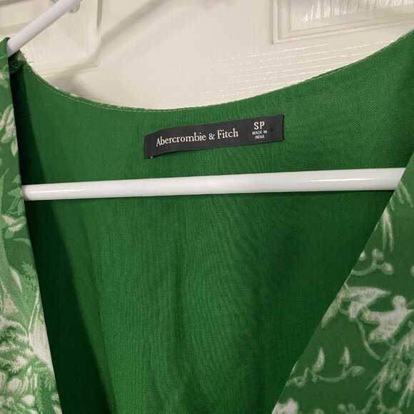 Abercrombie short Ruffle Sleeve Midi Dress Size Small - Picture 2 of 5